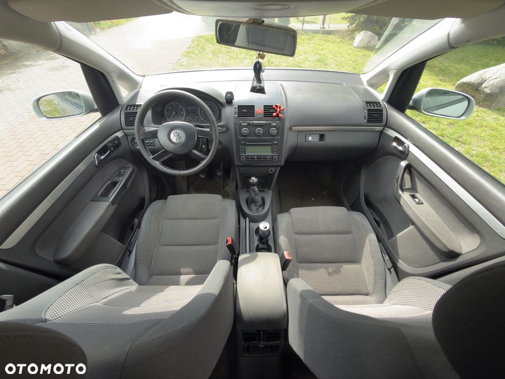 Volkswagen Touran - 3