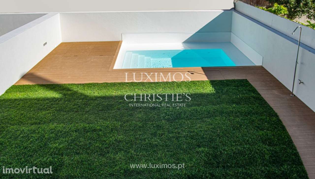 Moradia V4+1 com piscina e jardim, para venda, em Aveiro - Grande imagem: 2/25