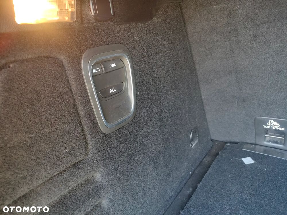 Renault Scenic 1.6 dCi Energy Bose EU6 - 27
