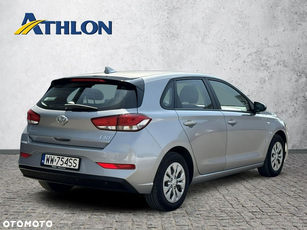 Hyundai i30 1.5 DPI Classic + - 5