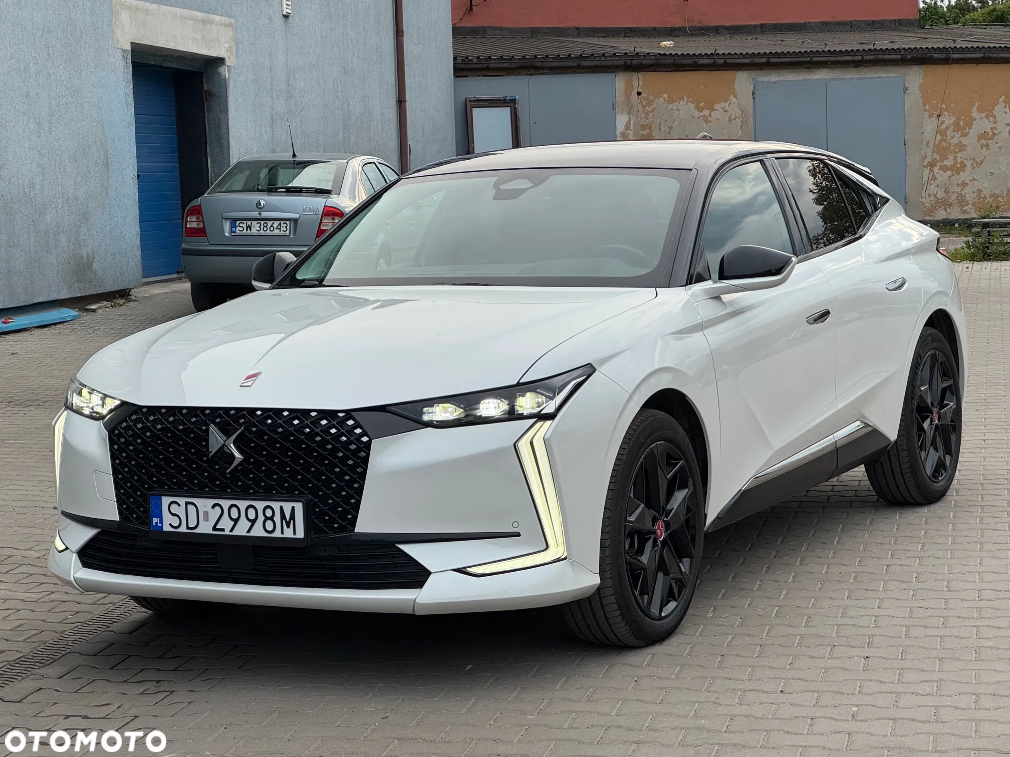 DS Automobiles DS 4 1.5 BlueHDi Performance Line + - 14