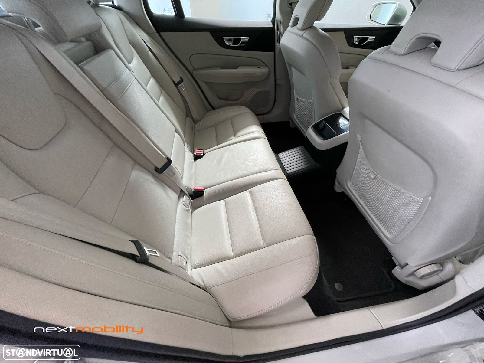 Volvo V60 2.0 T8 AWD TE Inscription - 19