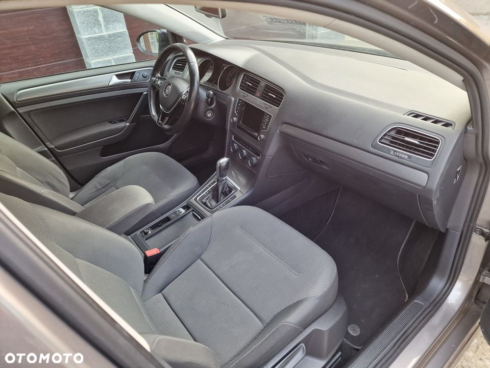Volkswagen Golf - 12