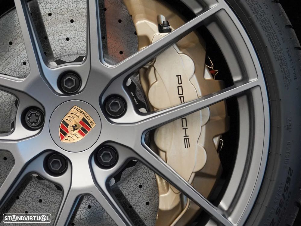 Porsche Taycan Turbo GT - 10