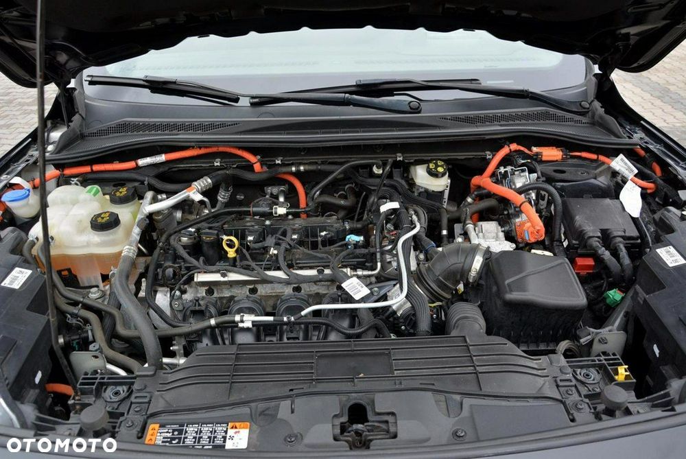Ford Kuga 2.5 Duratec PHEV ST-LINE X - 40