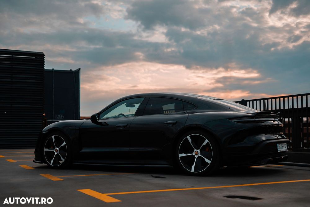 Porsche Taycan - 10
