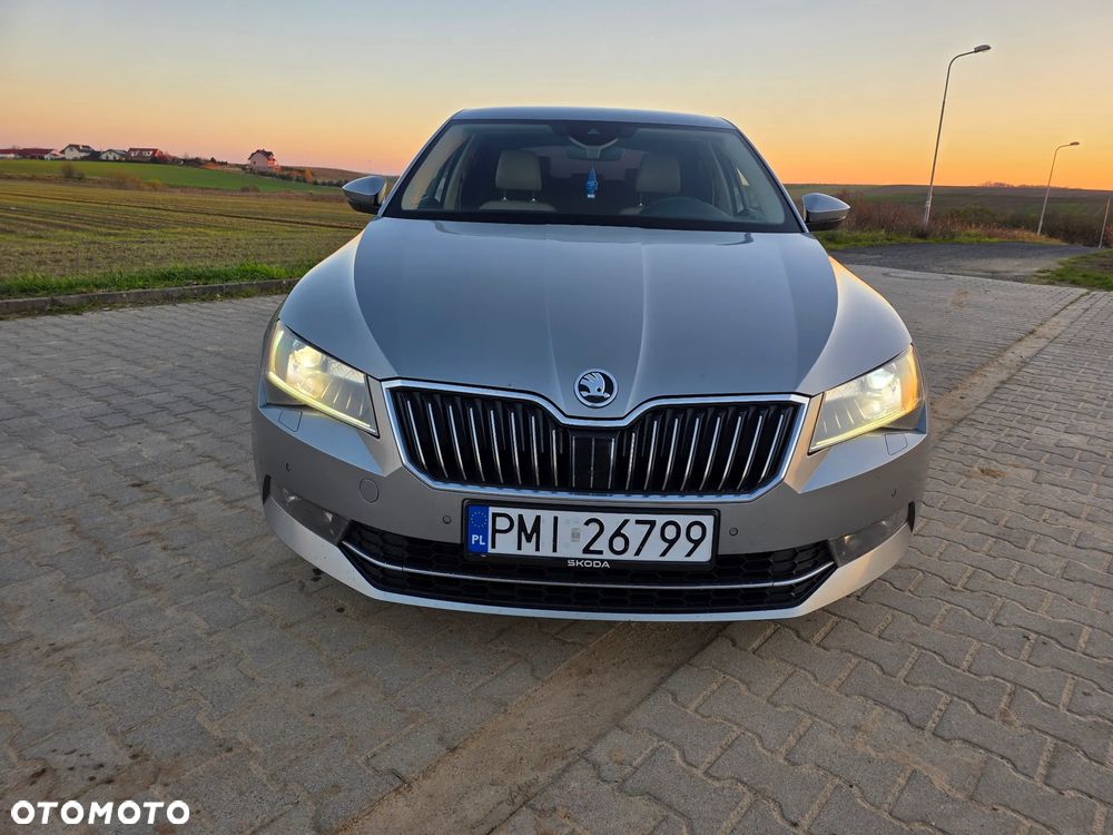 Skoda Superb 2.0 TDI Style DSG - 2
