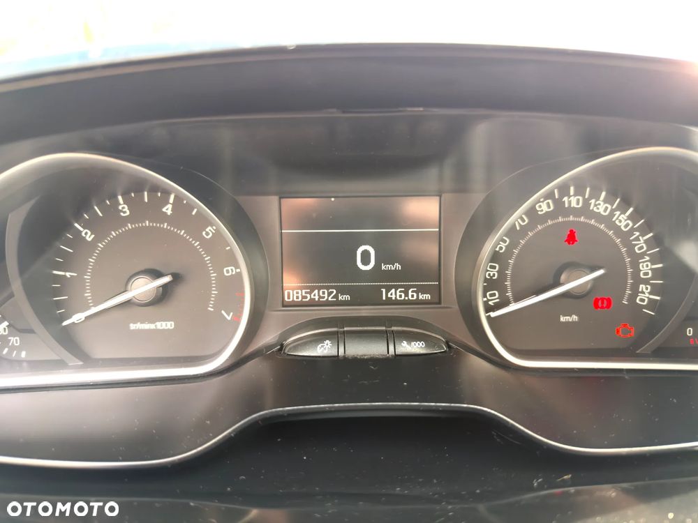 Peugeot 208 1.2 PureTech Allure S&S - 12