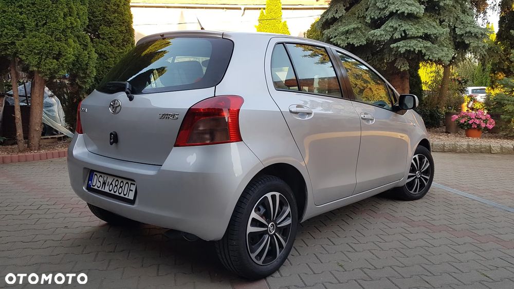 Toyota Yaris 1.3 Luna Premium - 16