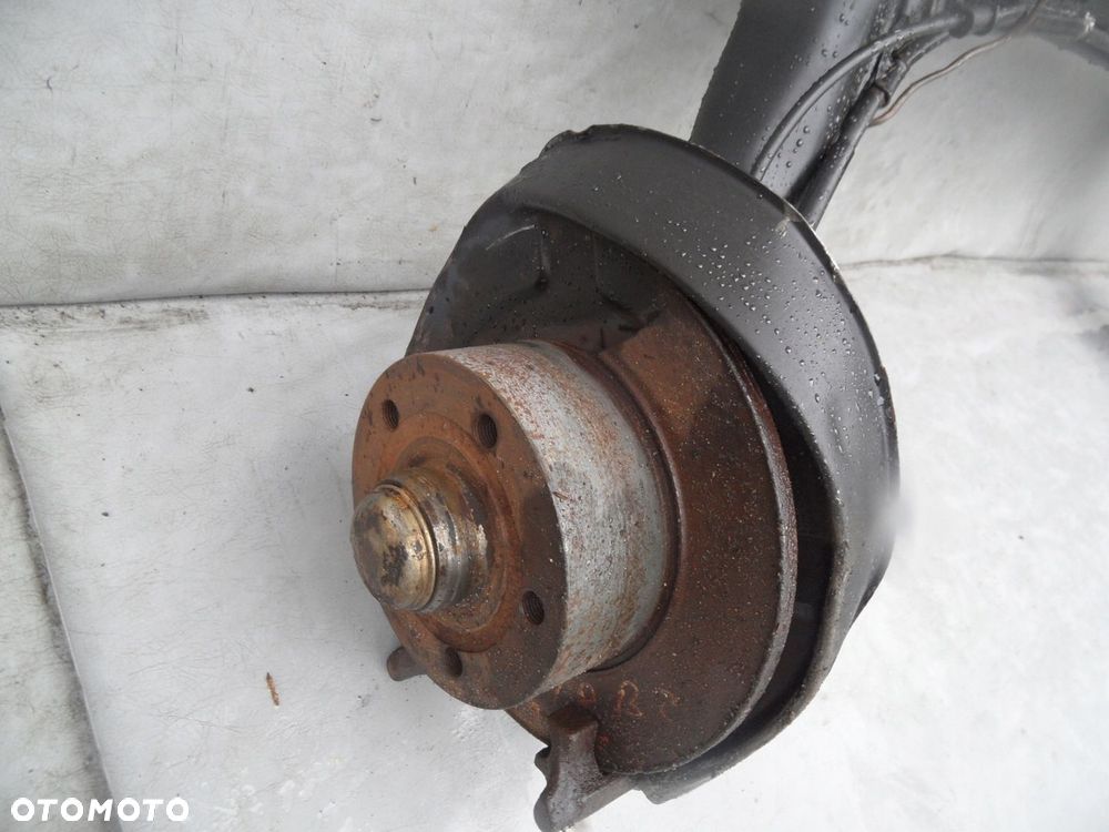 OŚ TYLNA BELKA ZAWIESZENIA TYŁ AUDI A4 B5 - 5