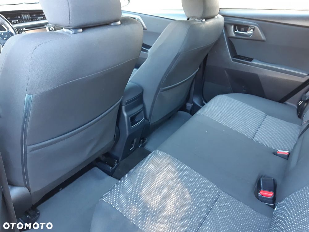 Toyota Auris - 17