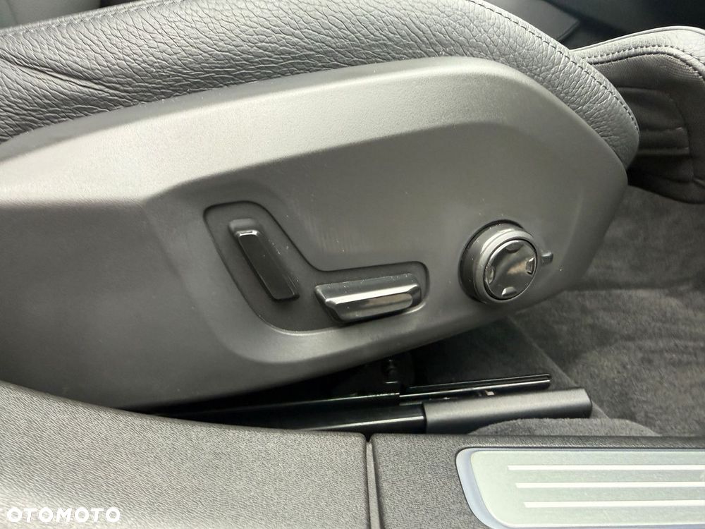 Volvo S90 - 32