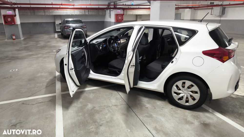 Toyota Auris 1.4 D-4D Terra - 6