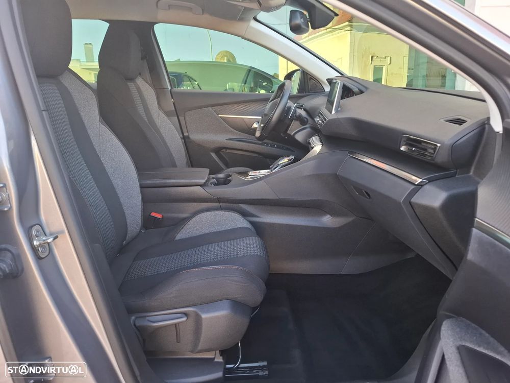 Peugeot 3008 PureTech 130 Stop & Start GPF EAT8 Active Business-Pack - 42