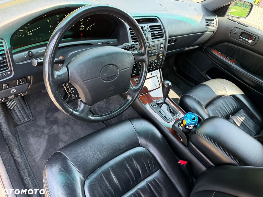Lexus LS - 13