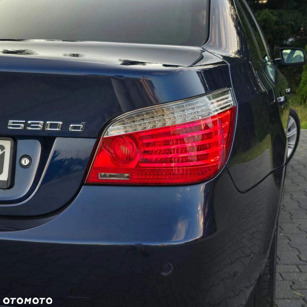 BMW Seria 5 530d Sport-Aut Edition Sport - 23