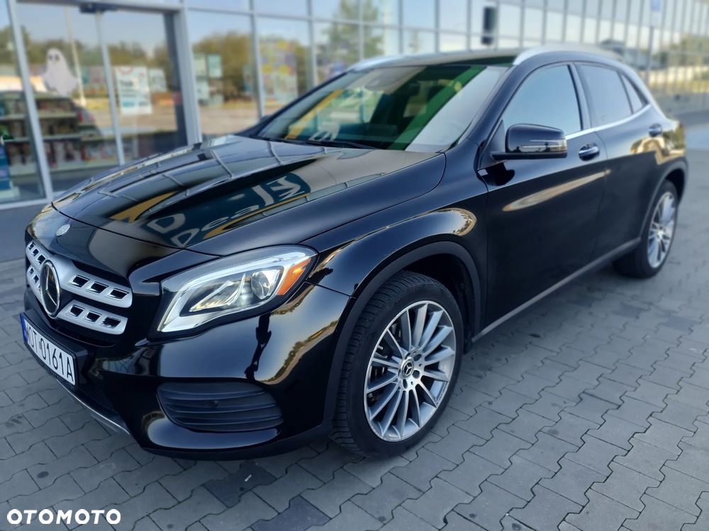 Mercedes-Benz GLA - 17