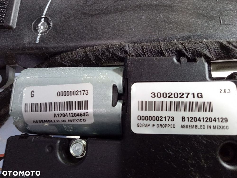 JEEP GRAND CHEROKEE WK2 SZYBERDACH PANORAMA - 6