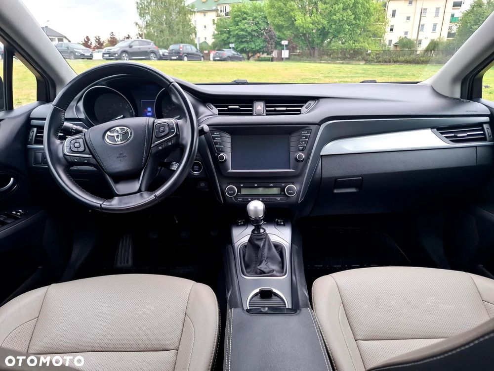 Toyota Avensis 1.8 Selection - 21
