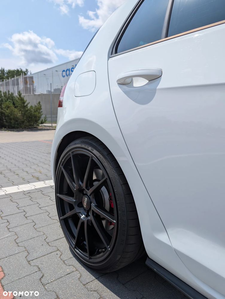 Volkswagen Golf - 8
