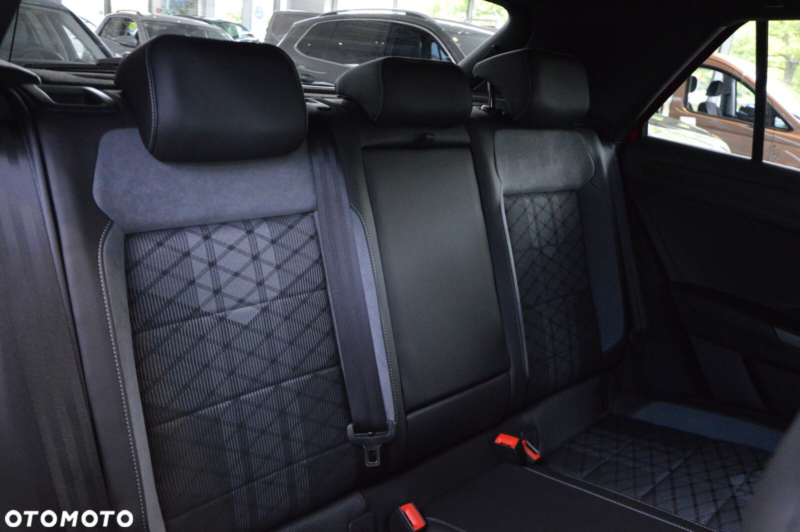 Volkswagen T-Roc - 17