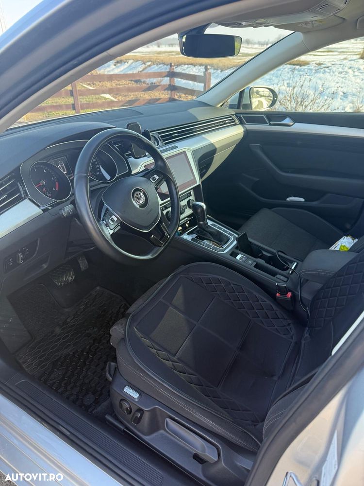 Volkswagen Passat 2.0 TDI SCR DSG Comfortline - 9