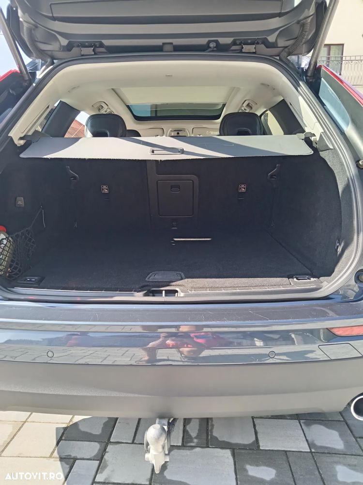 Volvo XC 60 D4 Momentum Pro - 3