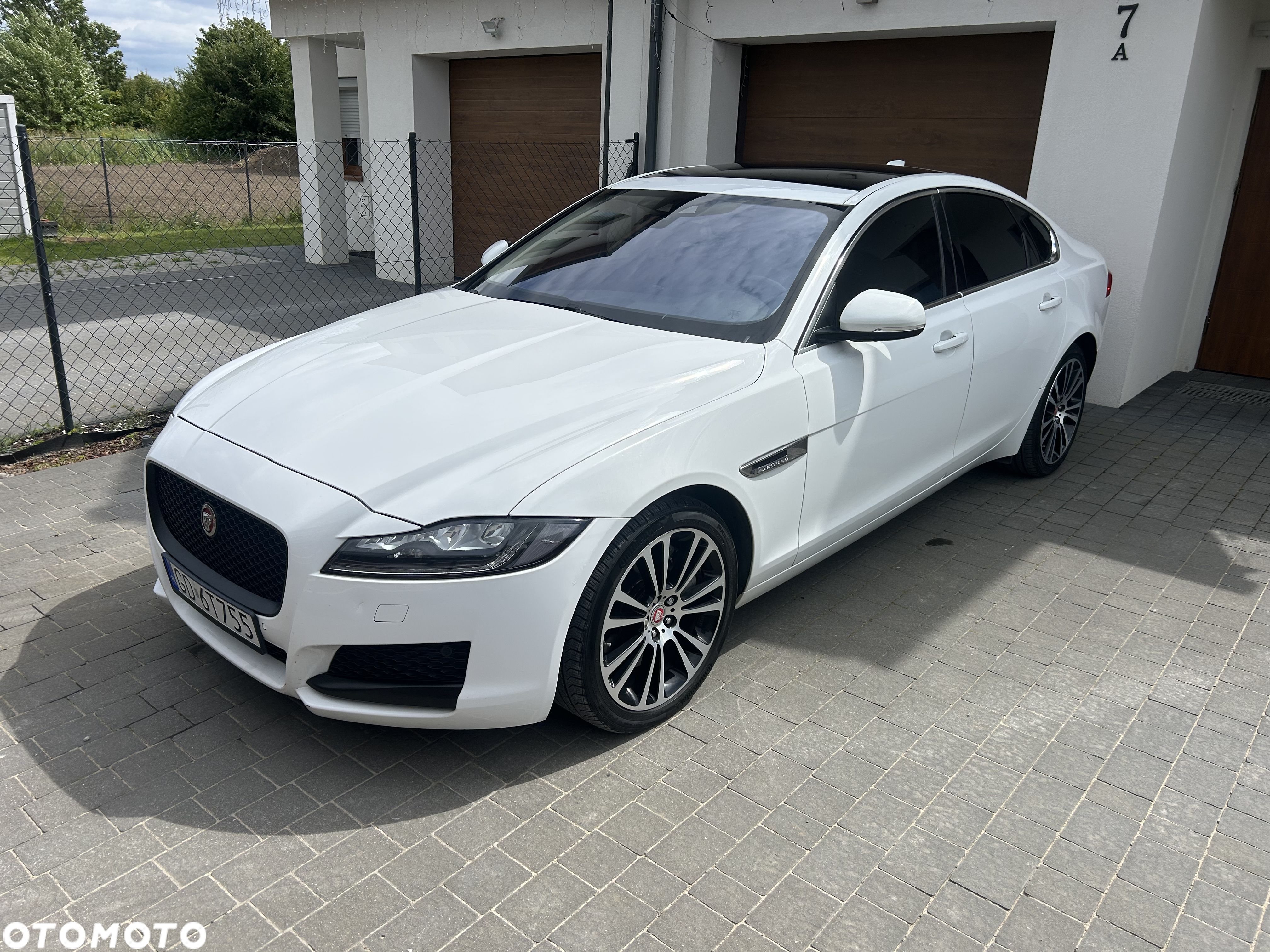 Jaguar XF 35t AWD Prestige - 1