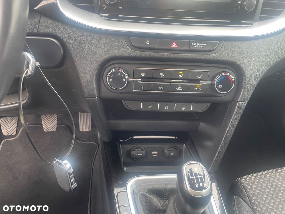 Kia XCeed - 33