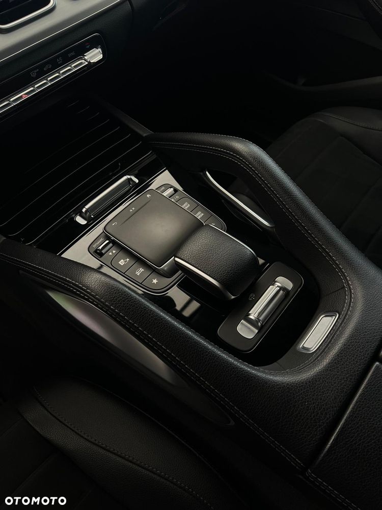 Mercedes-Benz GLE 300 d 4-Matic - 28