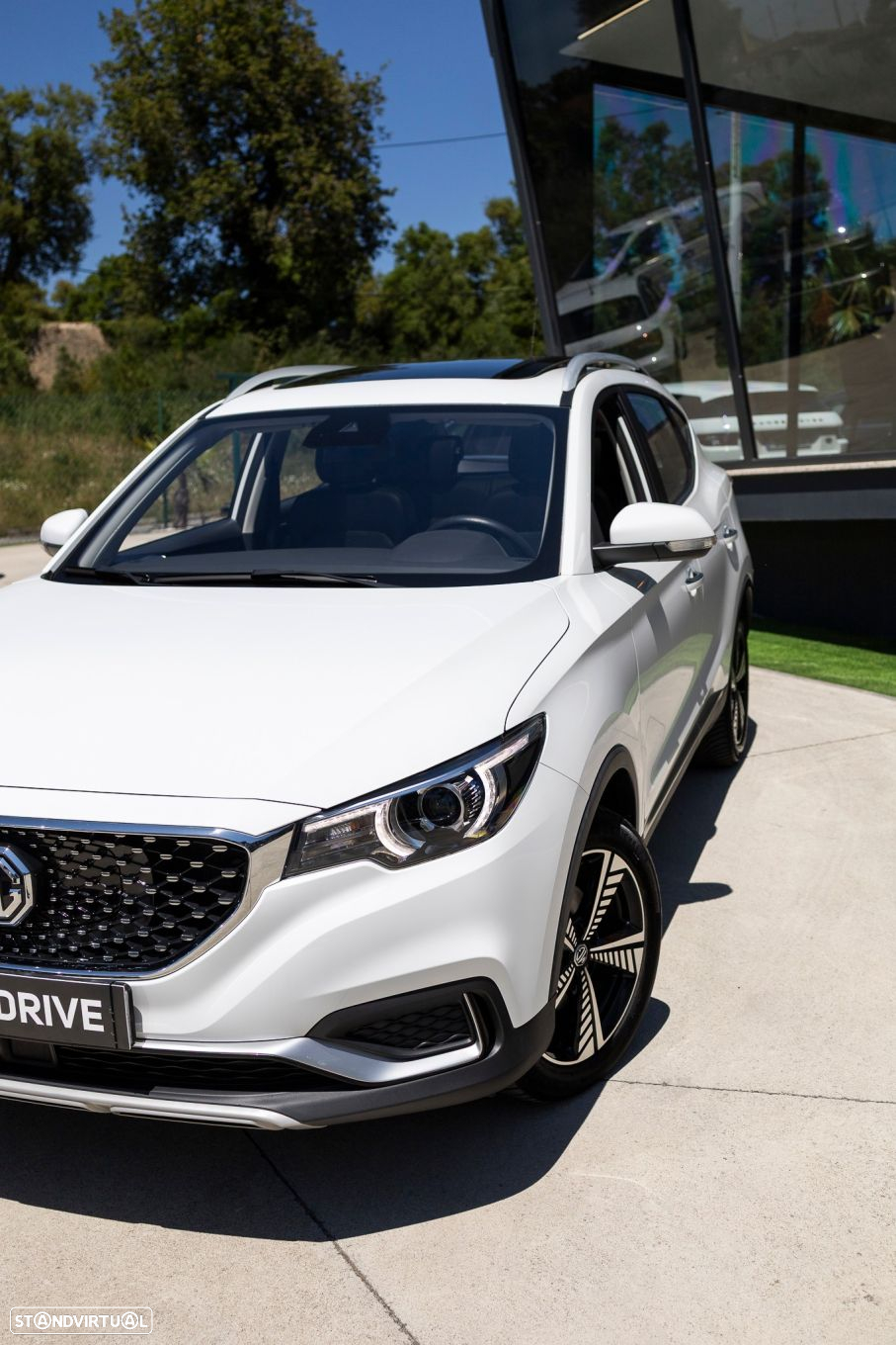 MG ZS - 8