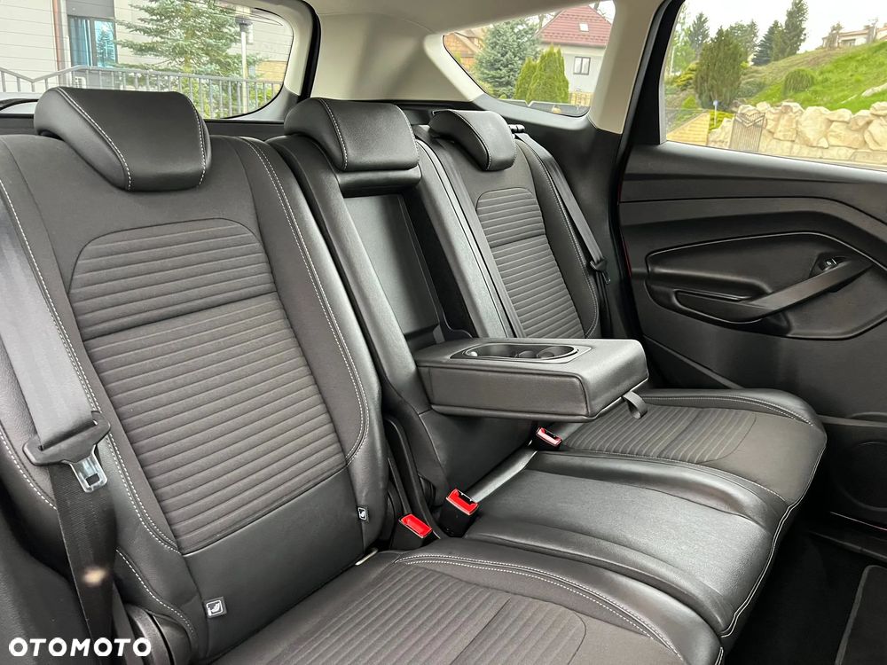 Ford Kuga - 31