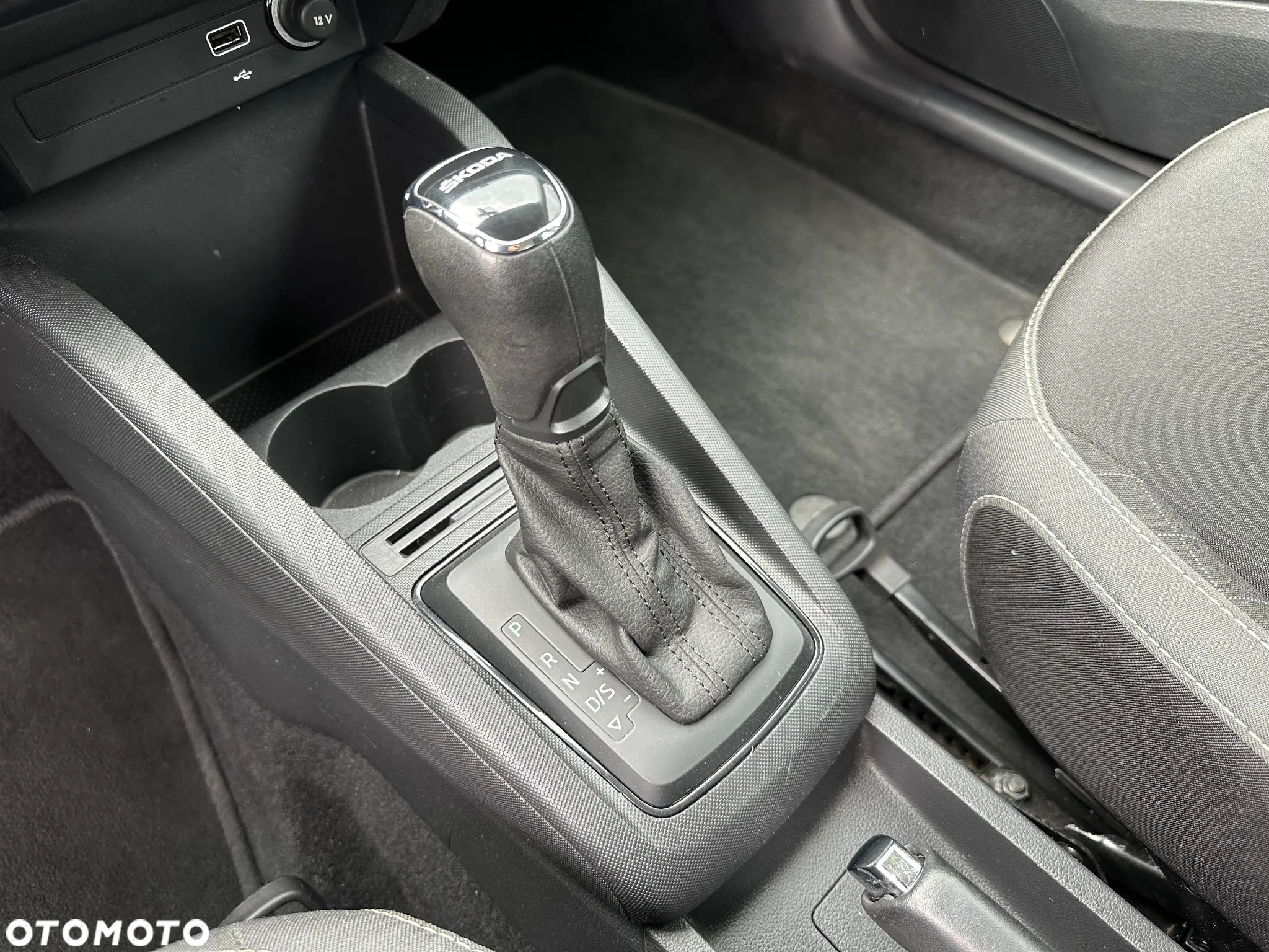 Skoda Fabia 1.0 TSI Ambition DSG - 32