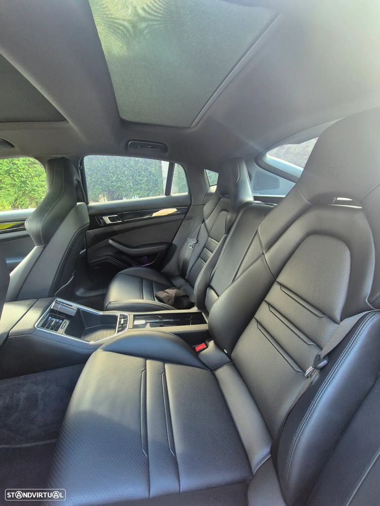 Porsche Panamera 4 E-Hybrid 10 Years Edition - 19
