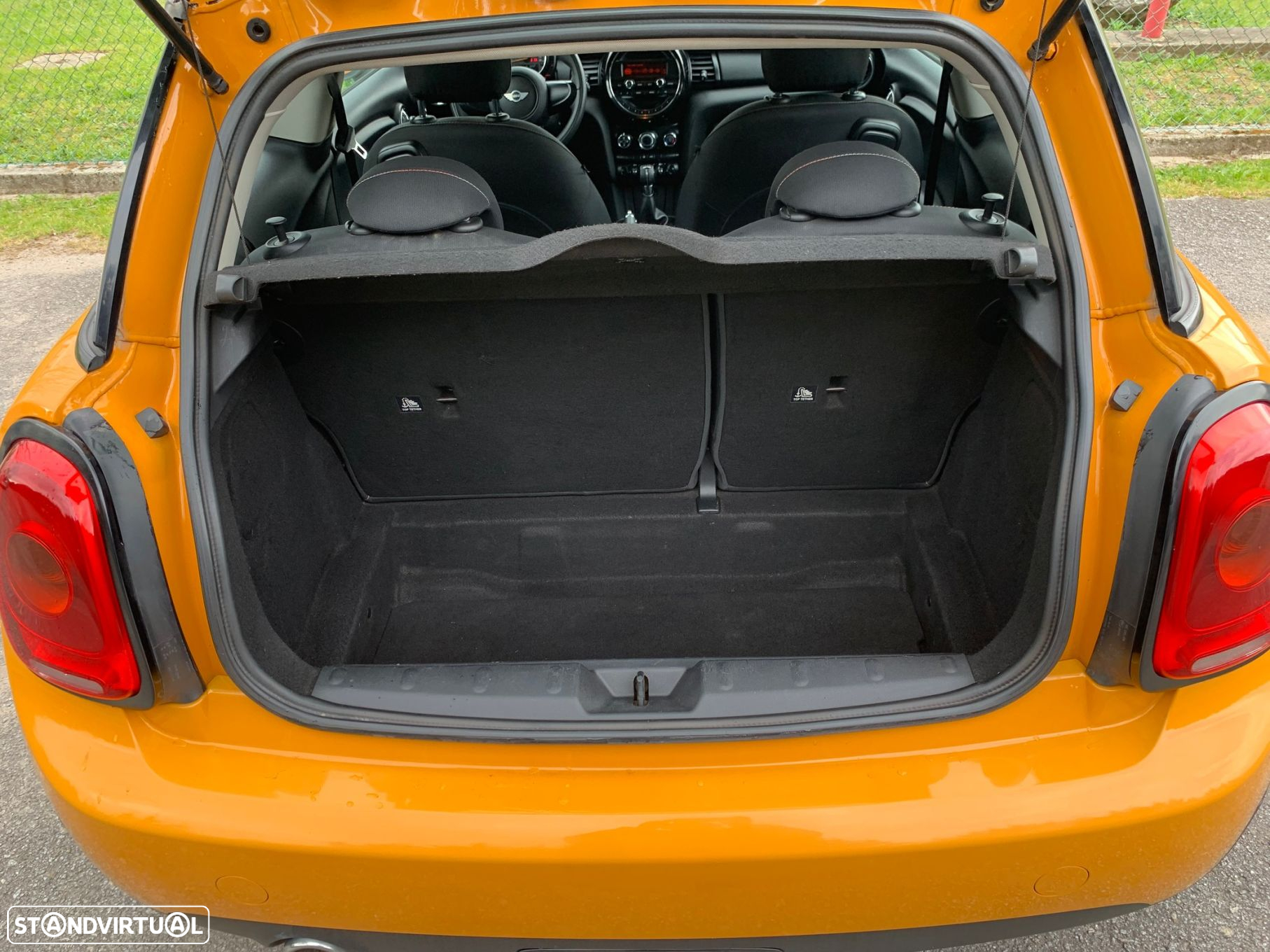 MINI 3 Portas Cooper D - 45