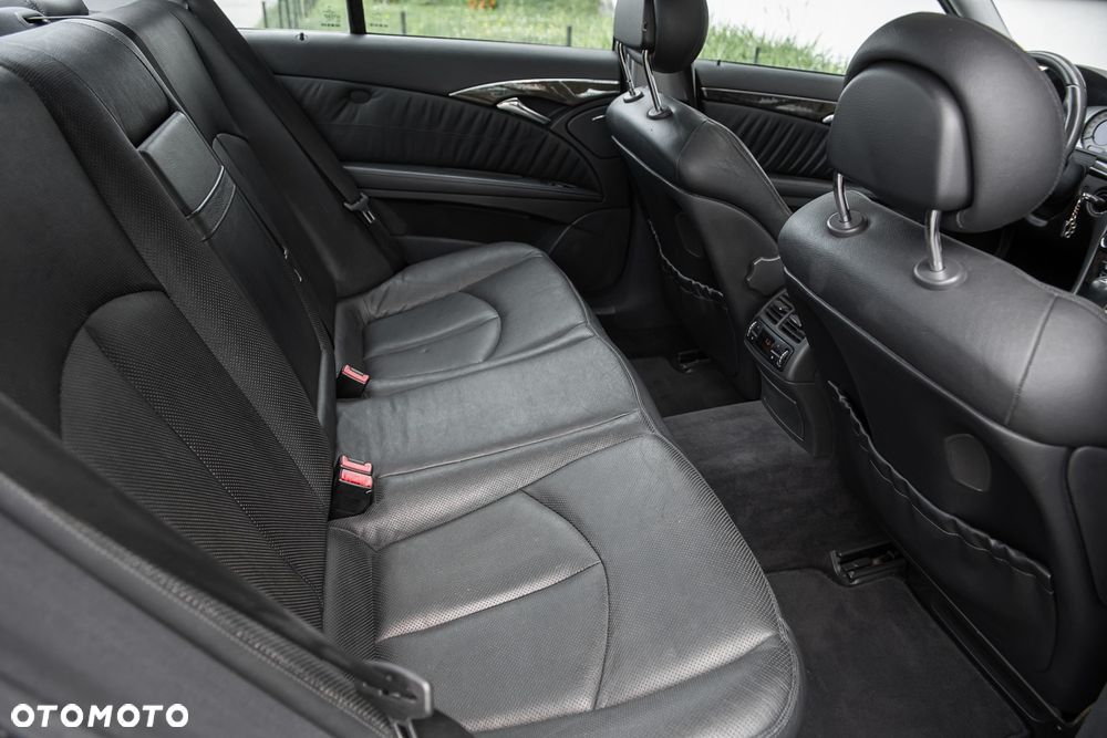 Mercedes-Benz Klasa E 500 Avantgarde - 32