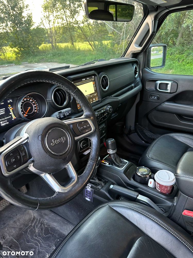 Jeep Wrangler - 8
