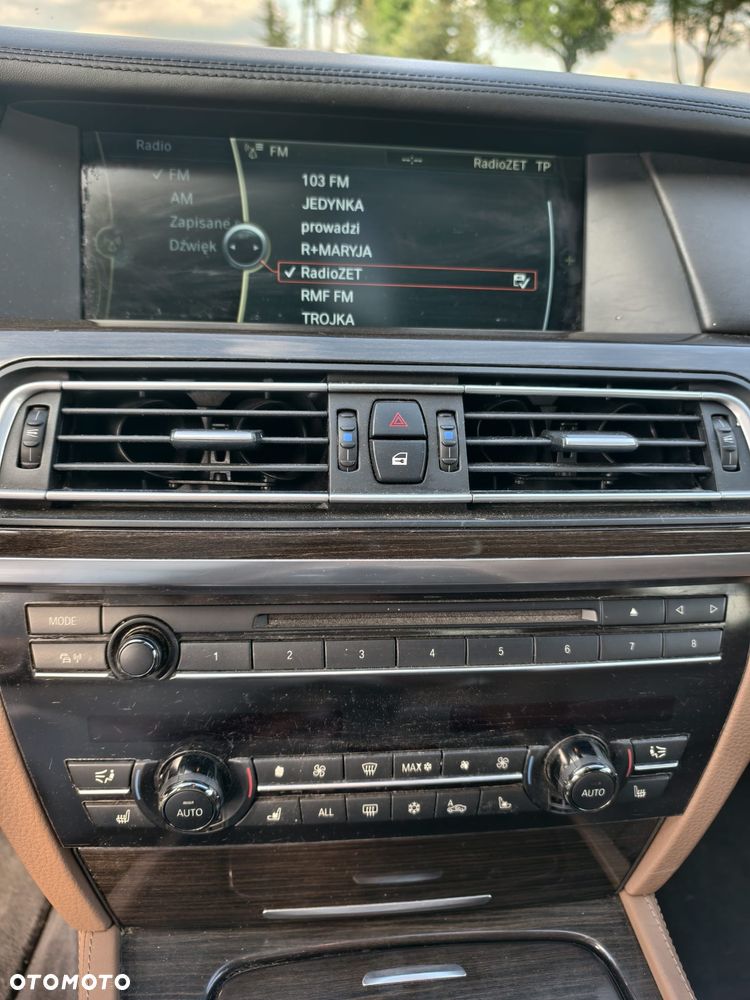 BMW Seria 7 740d xDrive - 23