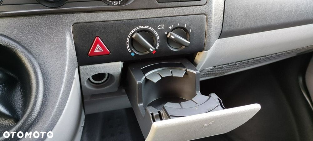 Volkswagen Transporter - 30