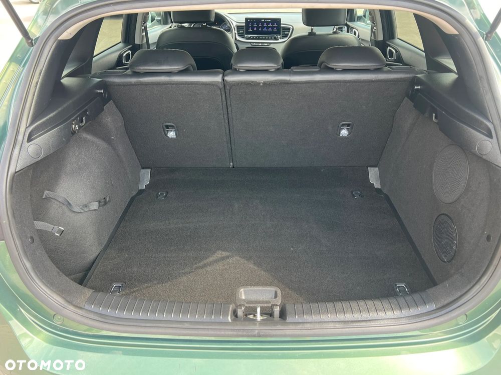 Kia Ceed - 12