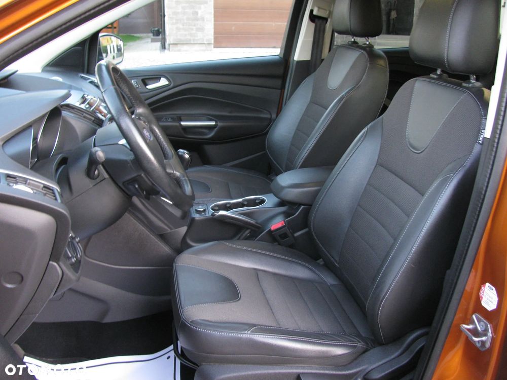 Ford Kuga 2.0 TDCi 2x4 Titanium - 16