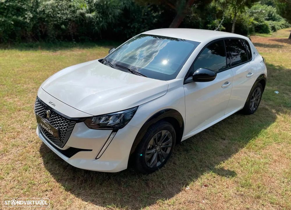 Peugeot e-208 50 kWh Allure Pack — fotografia 10