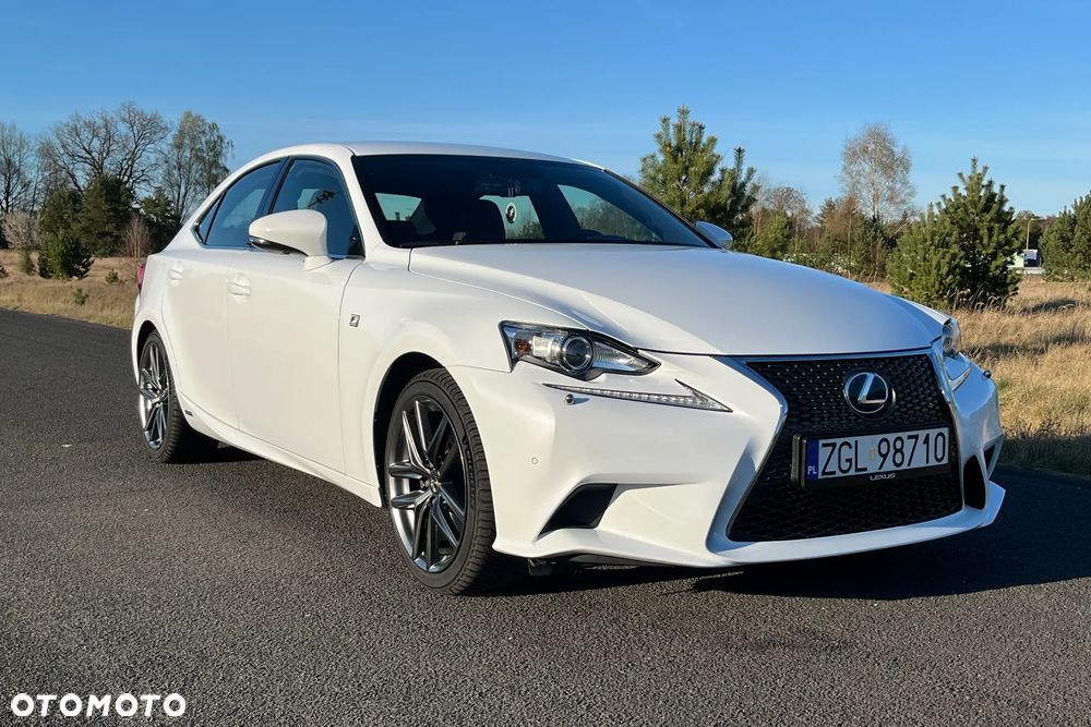 Lexus IS 300h F Sport - 5
