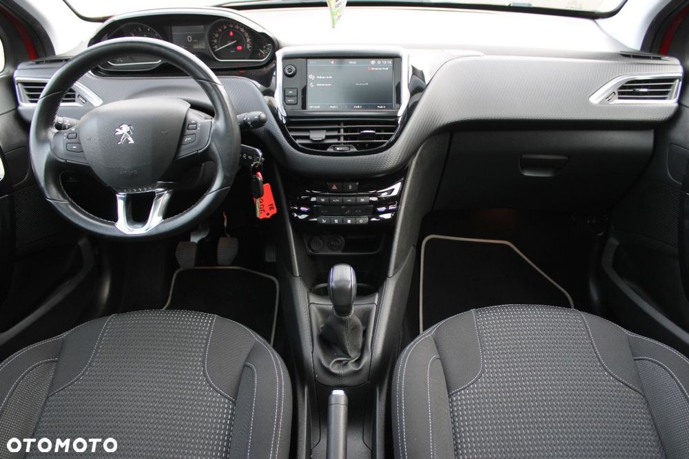 Peugeot 208 - 30