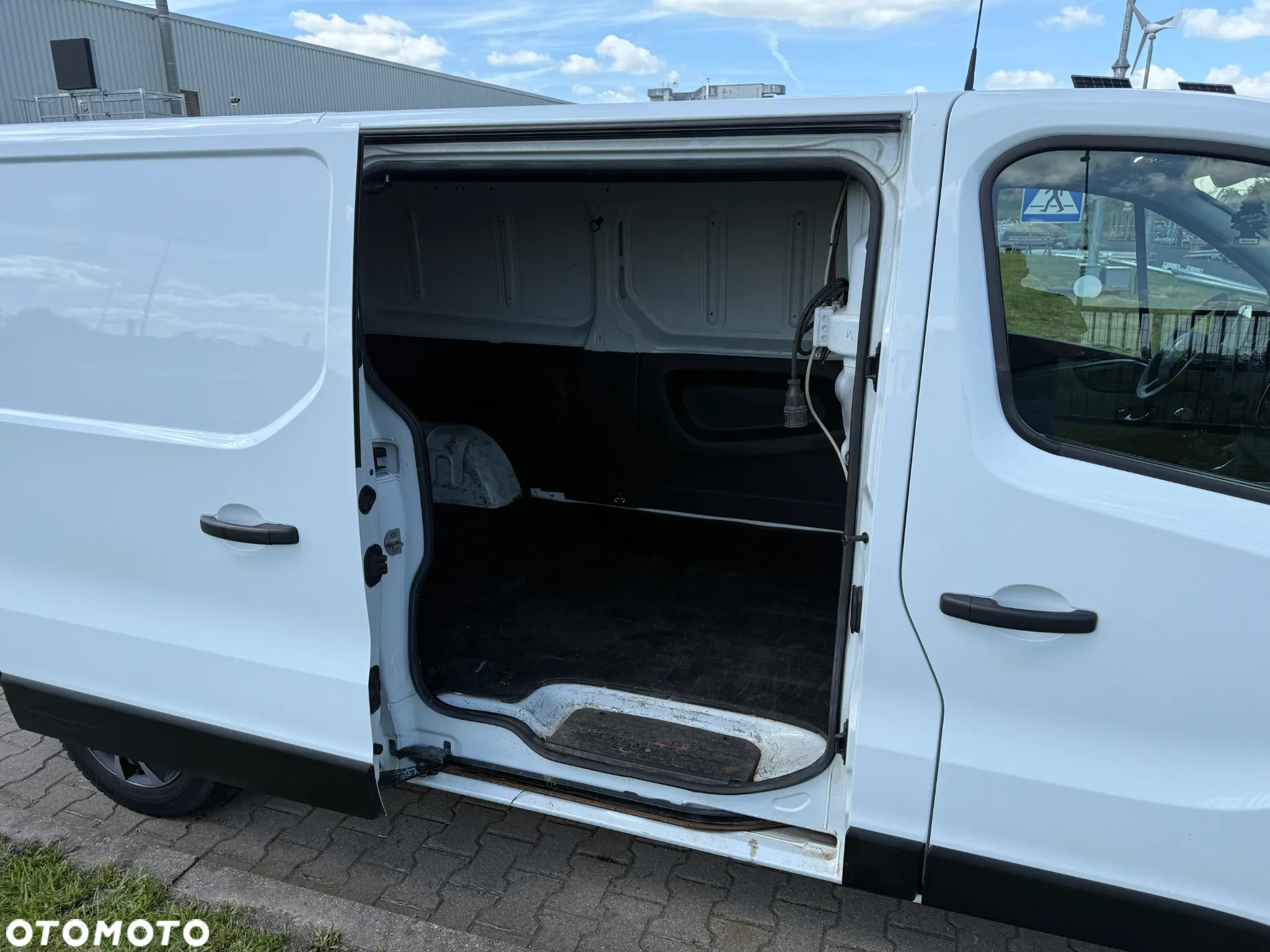 Renault Trafic - 17