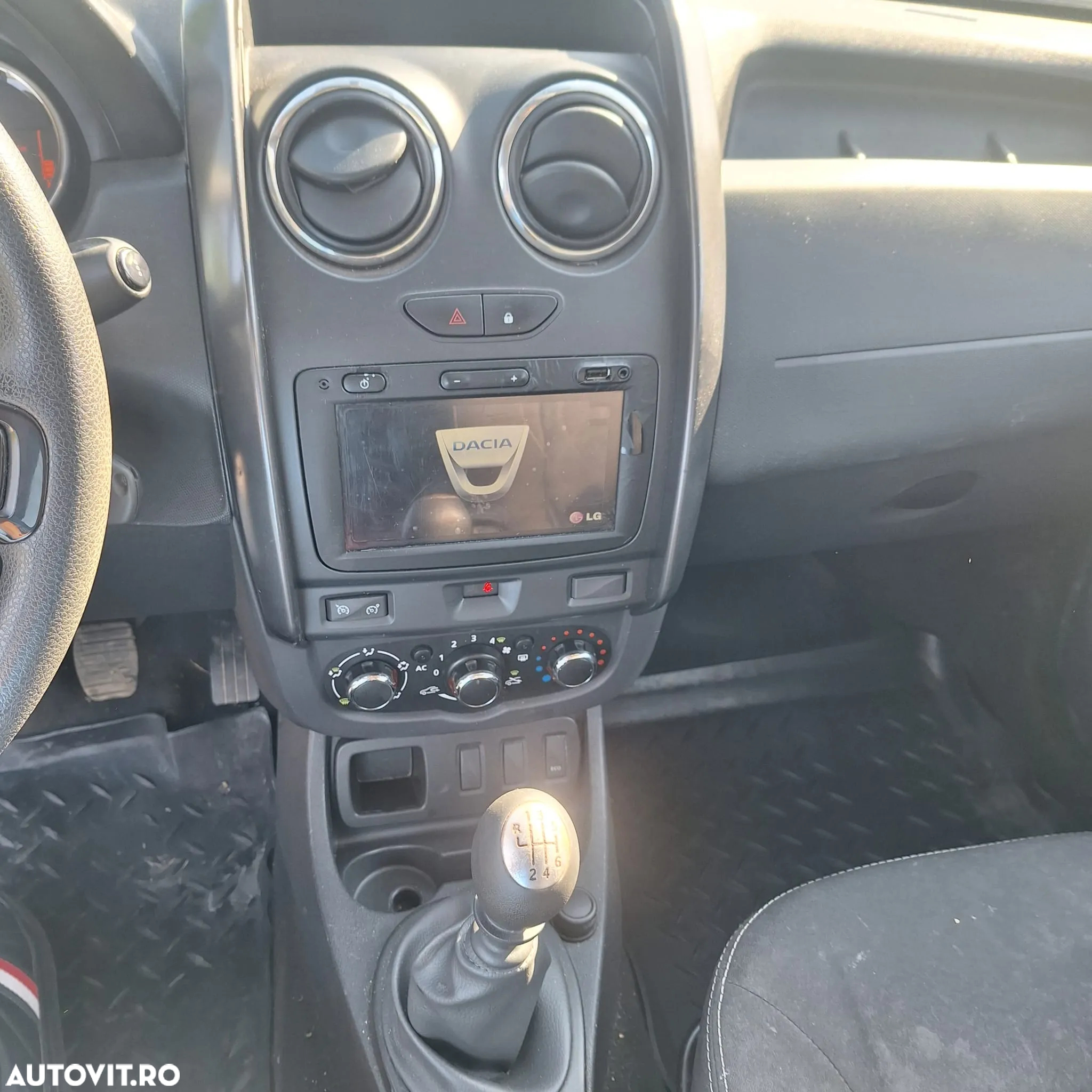 Dacia Duster 1.2 TCe 4x2 Laureate - 7