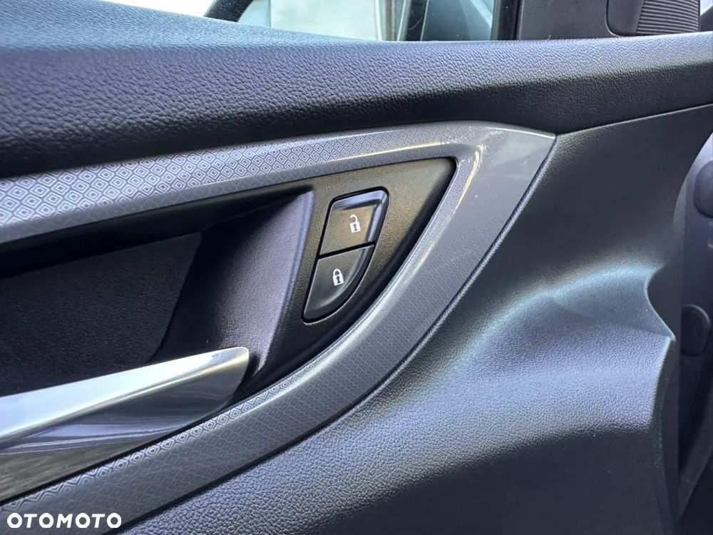 Opel Insignia - 19