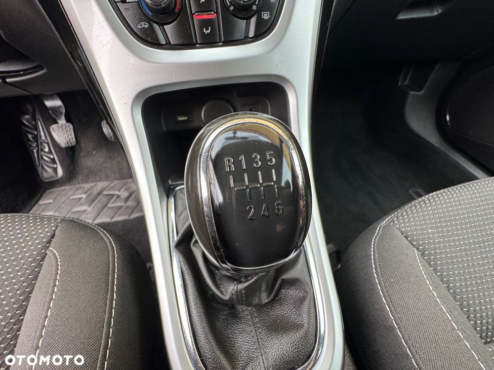 Opel Astra 1.4 T Cosmo - 14