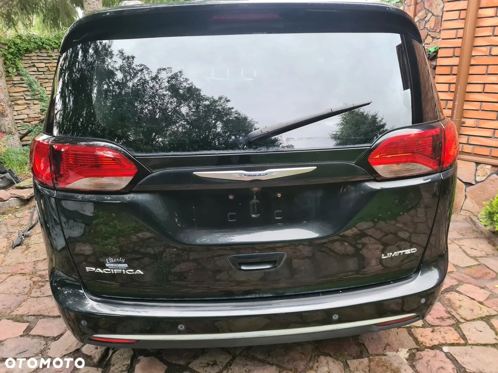 Chrysler Pacifica - 12