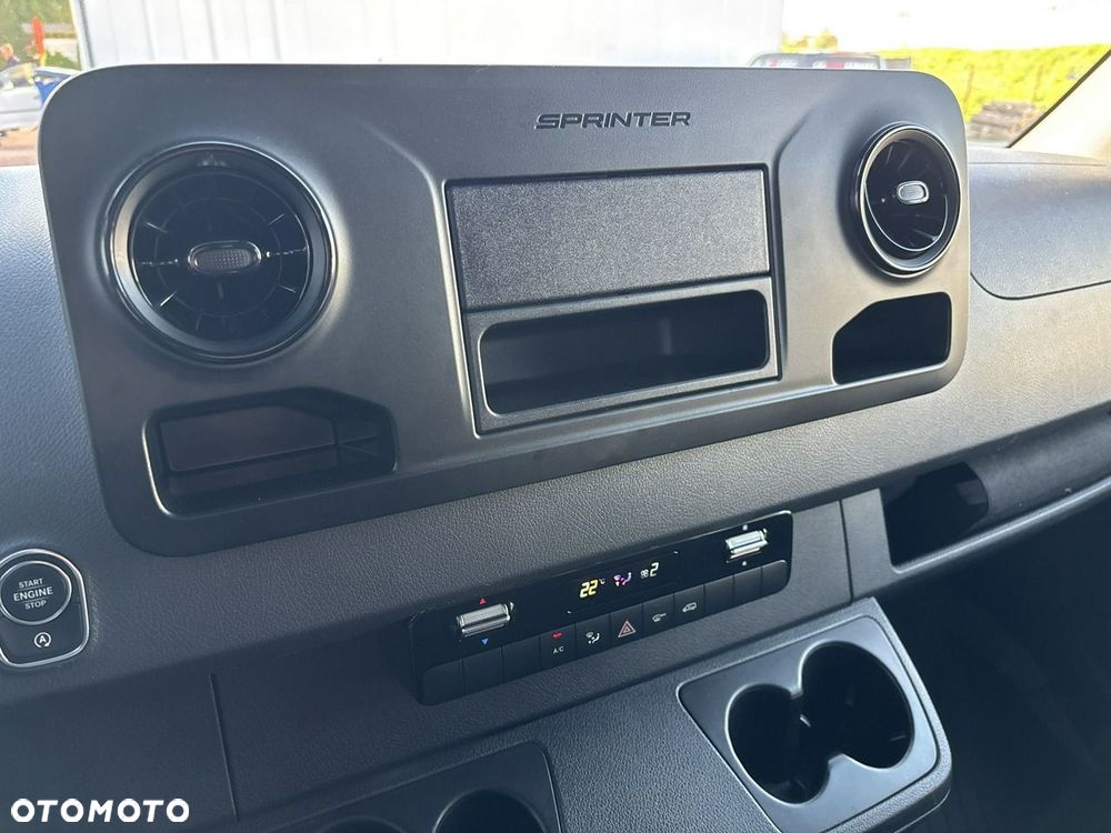 Mercedes-Benz Sprinter - 17